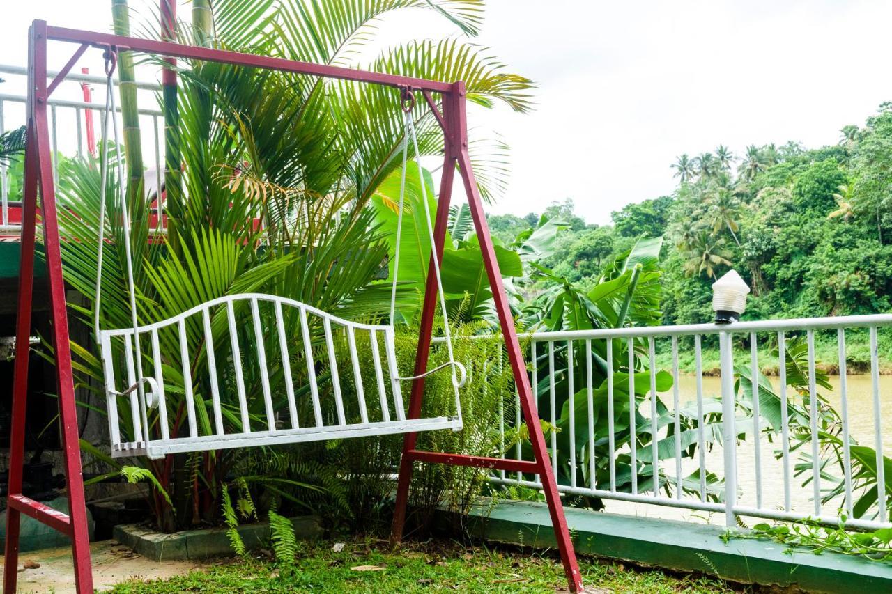 Kandy Riverside Villa Екстериор снимка