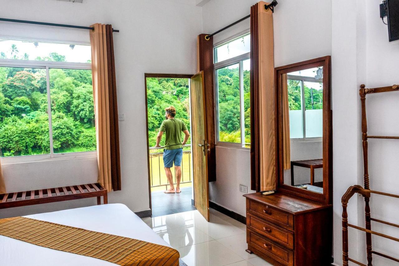 Kandy Riverside Villa Екстериор снимка