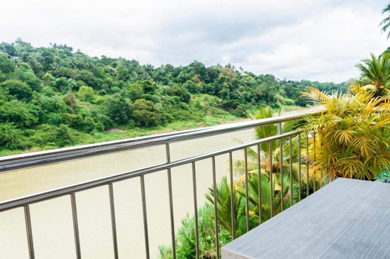 Kandy Riverside Villa Екстериор снимка