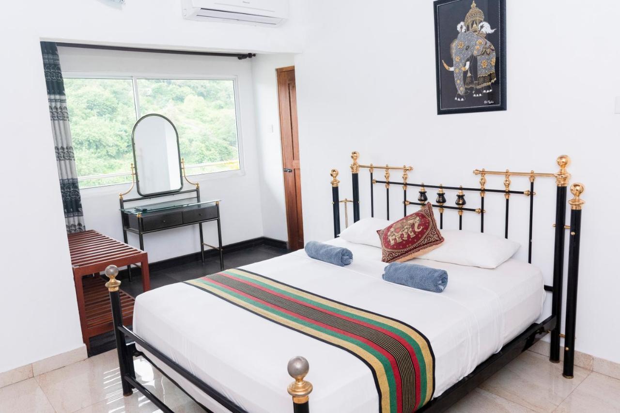 Kandy Riverside Villa Екстериор снимка