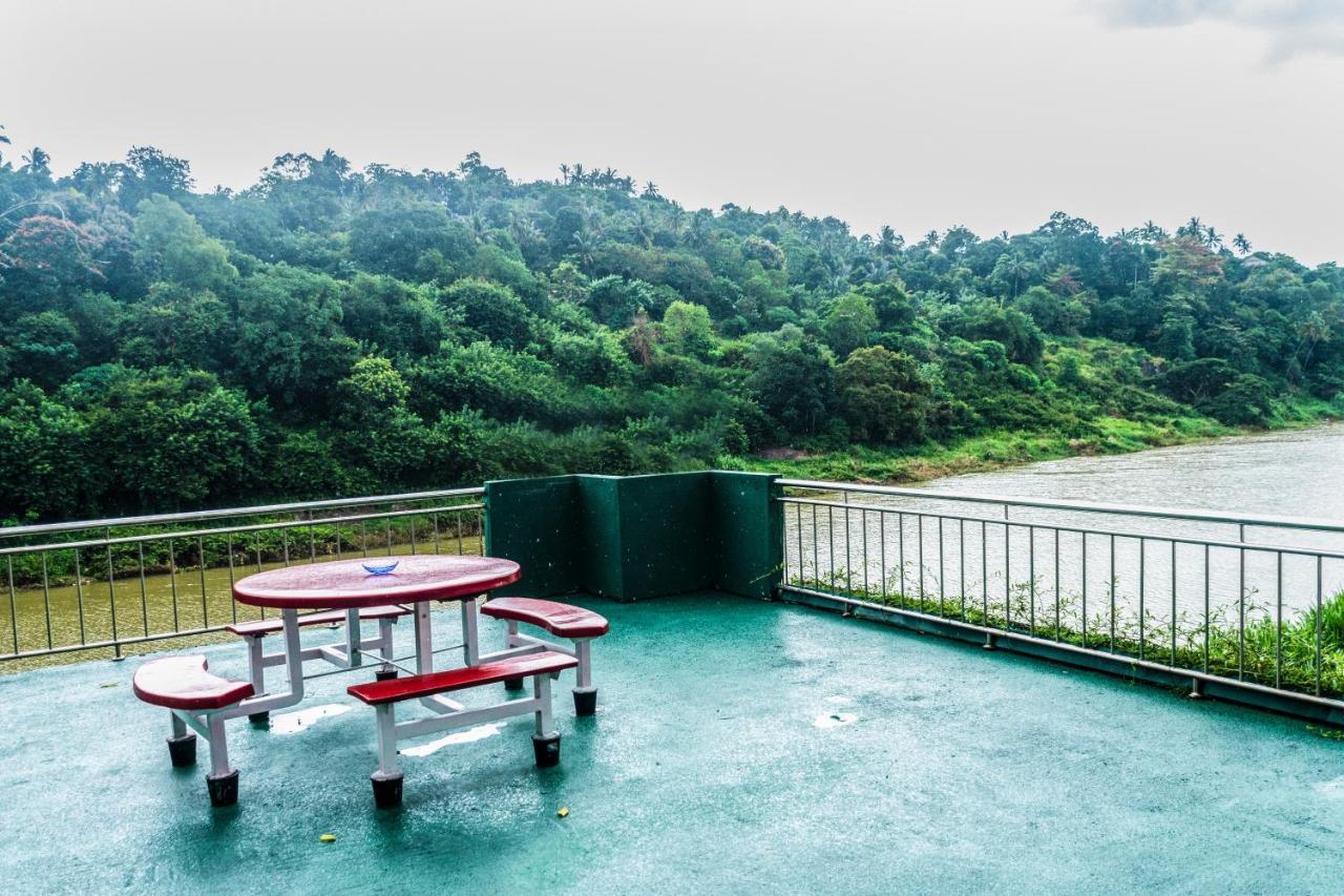 Kandy Riverside Villa Екстериор снимка