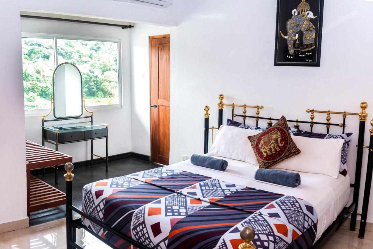 Kandy Riverside Villa Екстериор снимка